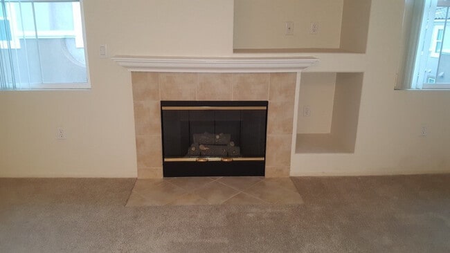 Photo - Sabre Springs 2 BR, 2 BA Townhome w/Garage Unidad 252