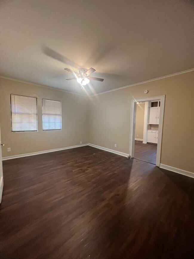 Photo - Close to Ochsner LSU, dining and shopping...