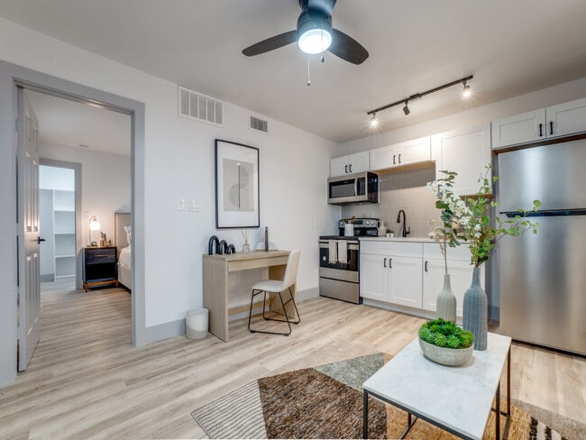 Photo - Parea Oak Lawn Apartments