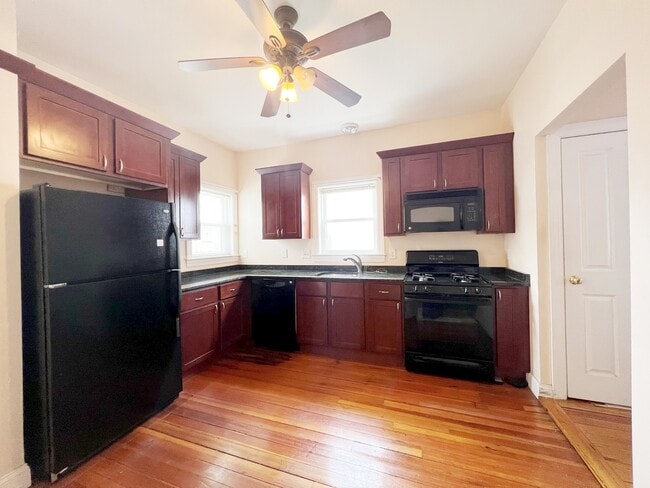 Photo - 1040 Hyde Park Ave Unit 1