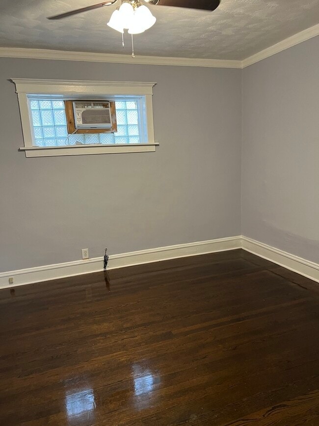 Photo - 8036 S Green St Unidad 1