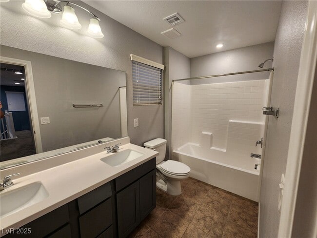 Building Photo - 10384 Bagg Ave Rental