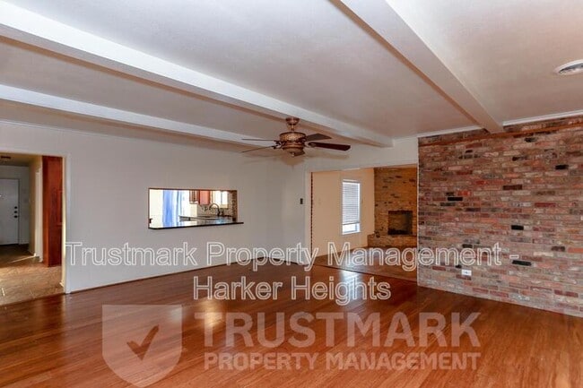Photo - 101 Highland Oaks Dr House