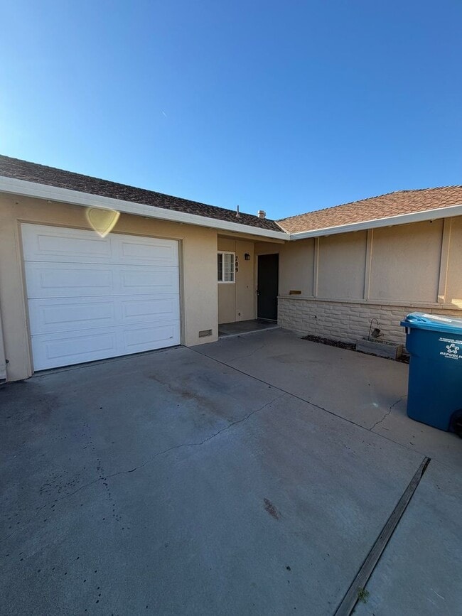 Photo - 707-709 Via Maria Unidad #709