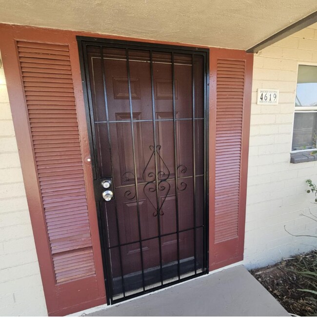 Photo - 4619 E Almeria Rd