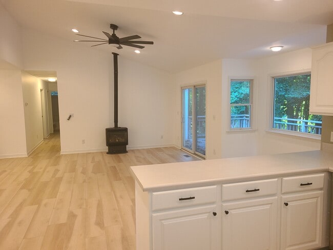 Photo - 111 Oyster Cove Lndg