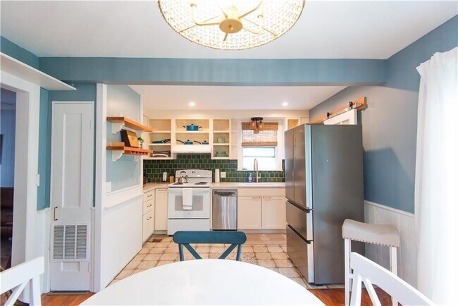 Photo - 12 Maitland Ct