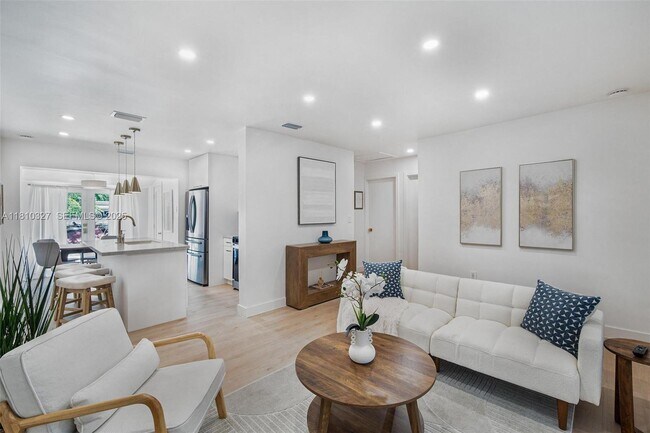 Photo - 12325 NE 11th Pl