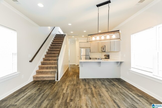 Photo - 200 Creek Run Way