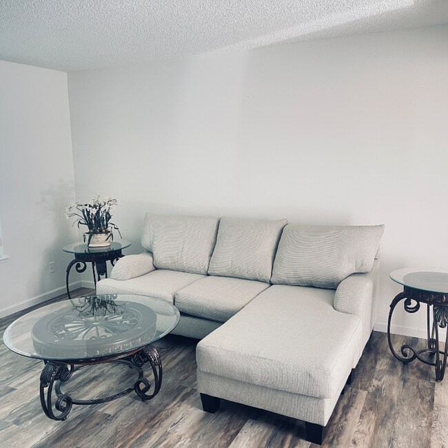 Photo - 1990 Benita Dr