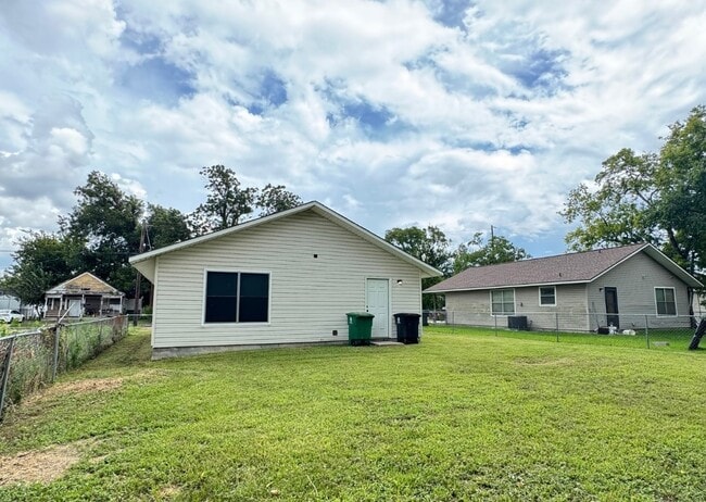 Photo - 1811 Benson St