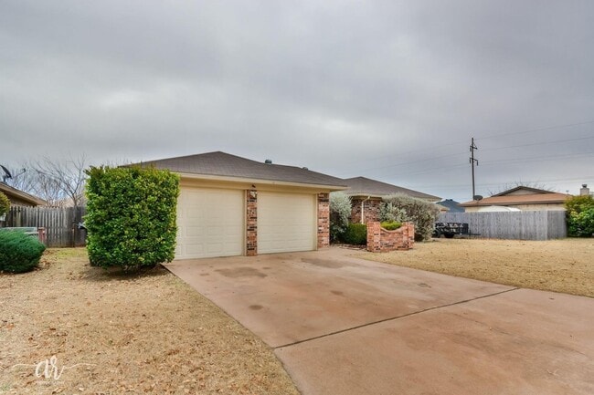 2733 Melissa Ln