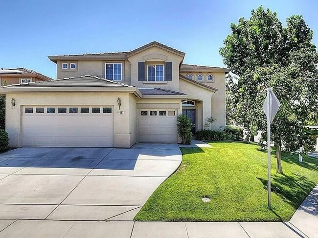 Huge 4 bedroom 4 bathroom - Huge 4 bedroom 4 bathroom House