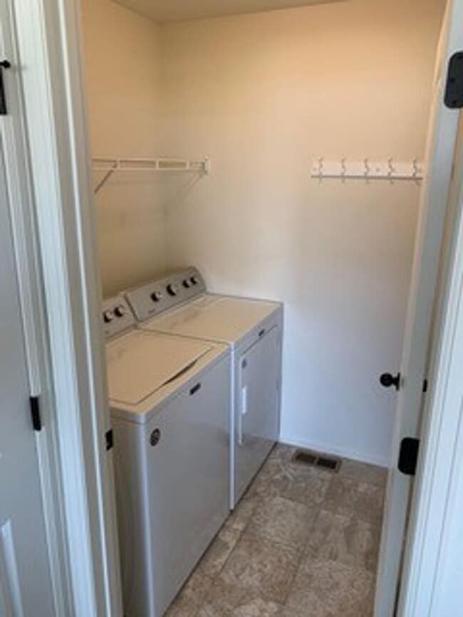 Photo - 3bd 2ba -  Ranch-Style Living in Northwest Loveland