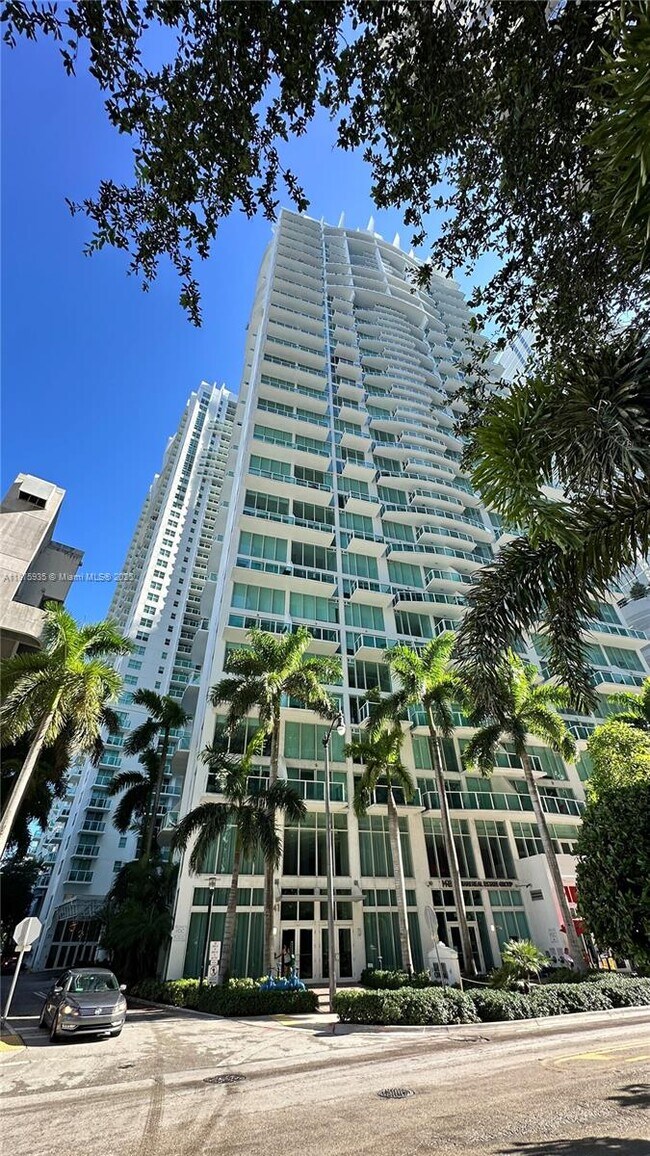 Building Photo - 41 SE 5th St Unit 1915 Rental