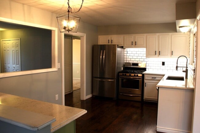 Photo - 43592 Champlain Ct