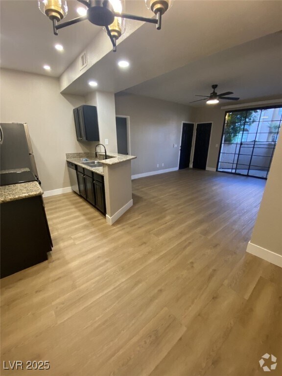 Building Photo - 5174 S Jones Blvd Unit 101 Rental