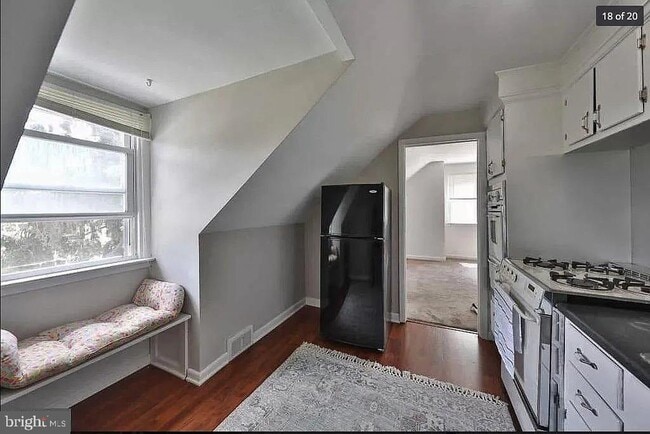 446 Evergreen Ave Unit 2
