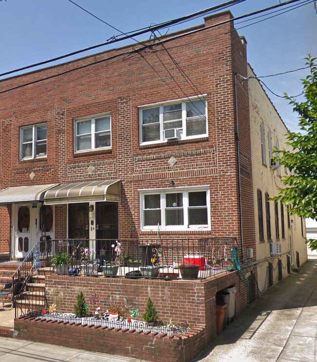 E 8th St bet Ave N & O - 1484 E 8th St Unit 2F