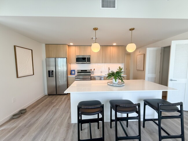 Building Photo - 50 NW 31st St Unit B12