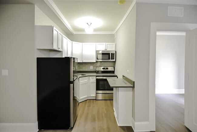 Building Photo - 820 W Lakeside Pl Unit A00C Rental