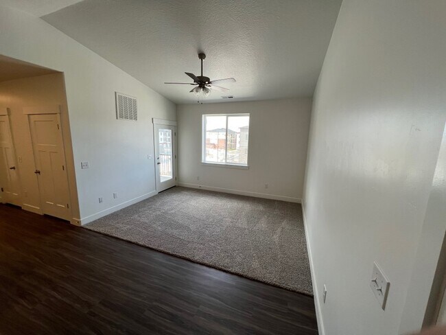 3363 Hardman Way