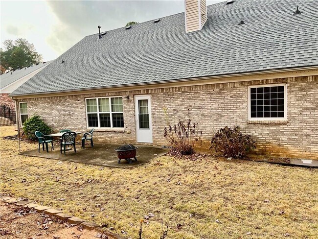 Photo - 283 Grand Ashbury Ln