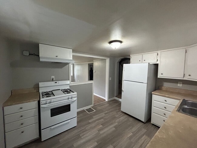 Photo - 3 bedroom 1 bath house in East Moline