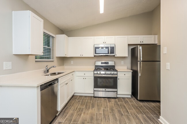 Photo - 819 Martin Rd