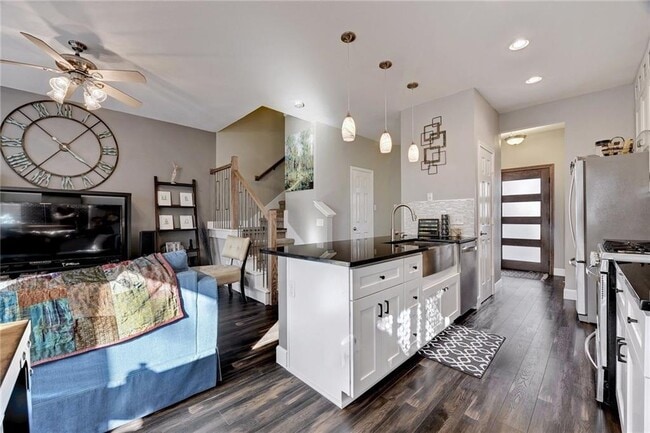 Photo - 1700 Perez St