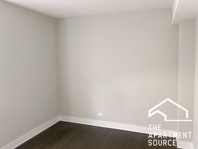 Photo - 1952 W Nelson St Unit 3E