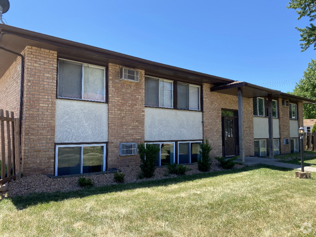 Building Photo - 7638 Pleasant Ave Unit #1 Rental