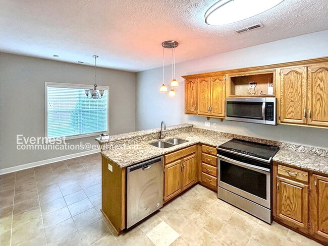 Photo - 203 Silver Tail Ln