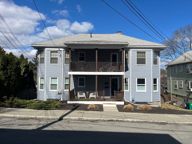 Frente - 18 Rogers St Unidad #1