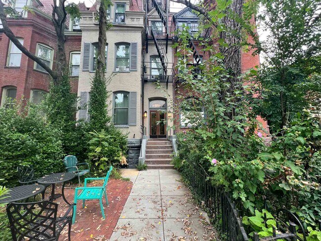 Building Photo - 1803 19th St NW Unit 9