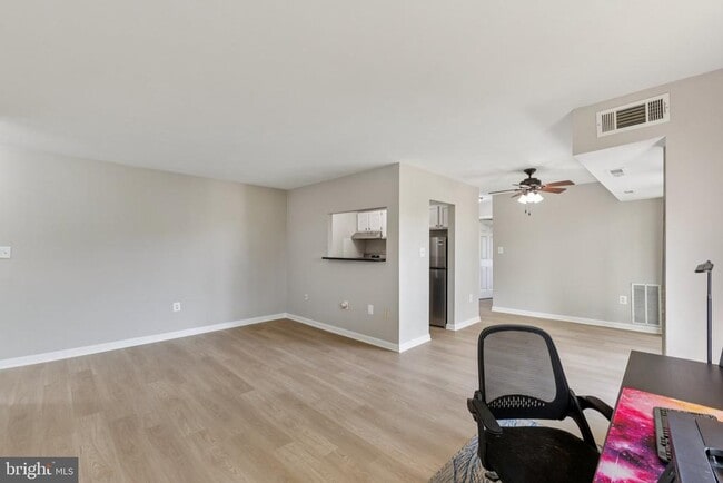Building Photo - 12705 Lotte Dr Unit 202