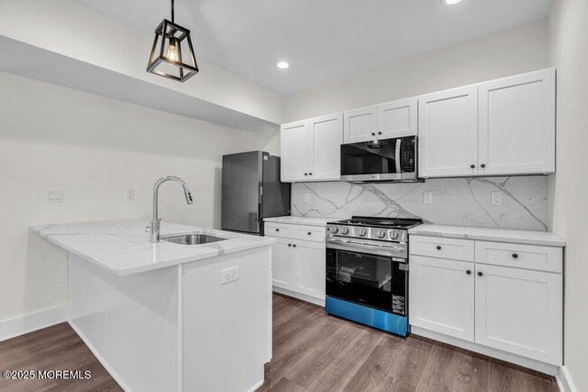 Building Photo - 700 1st Ave Unit B2 Rental