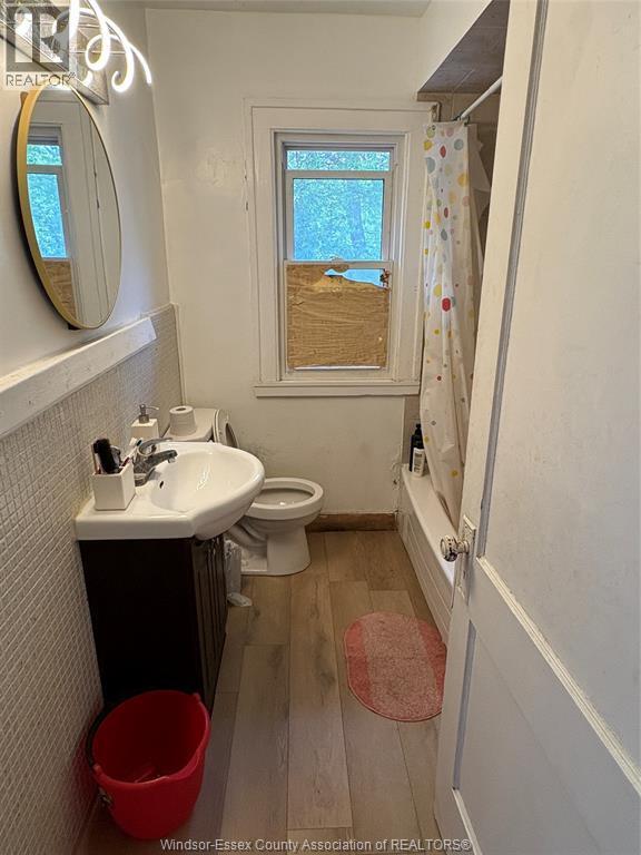Photo - 3046 Alexander Ave