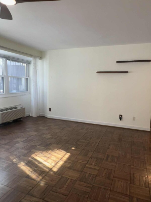 Photo - 1801 Clydesdale Pl NW