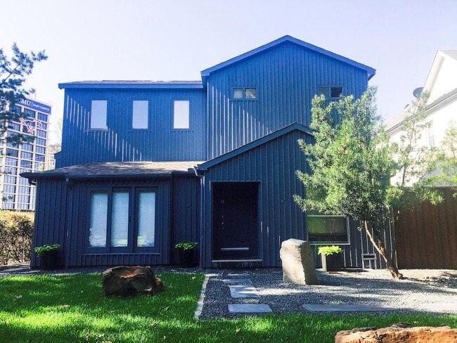 Photo - 2809 Dyer St