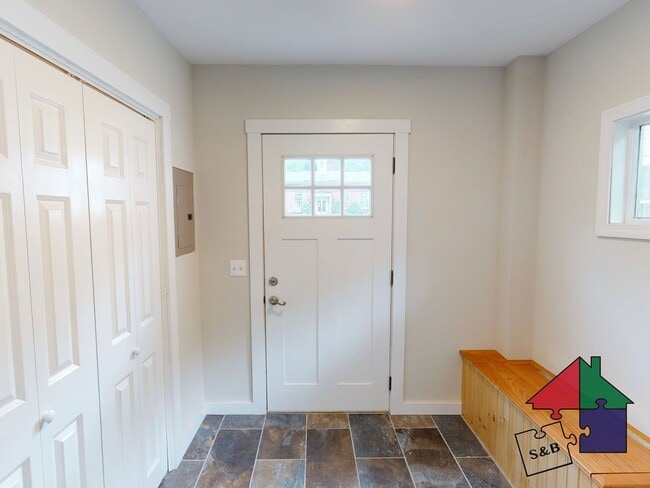 Photo - 118 S Main St Unit #1