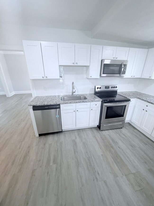 Photo - Gorgeous 4 bd, 1.5 bth Cleveland Heights Stunner!