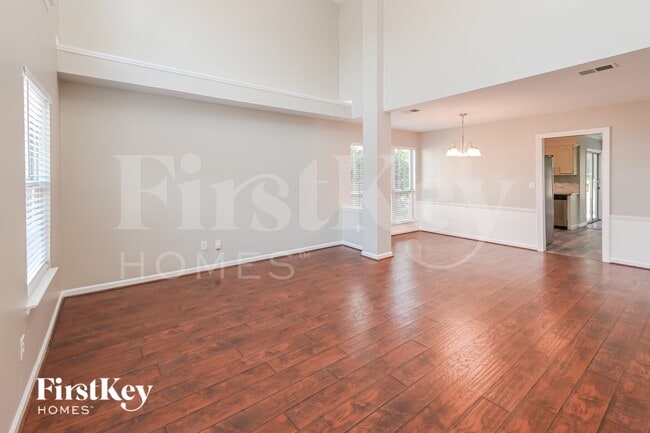 Photo - 10706 Trumble Ln