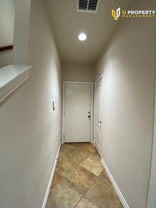 15831 Breedlove Pl