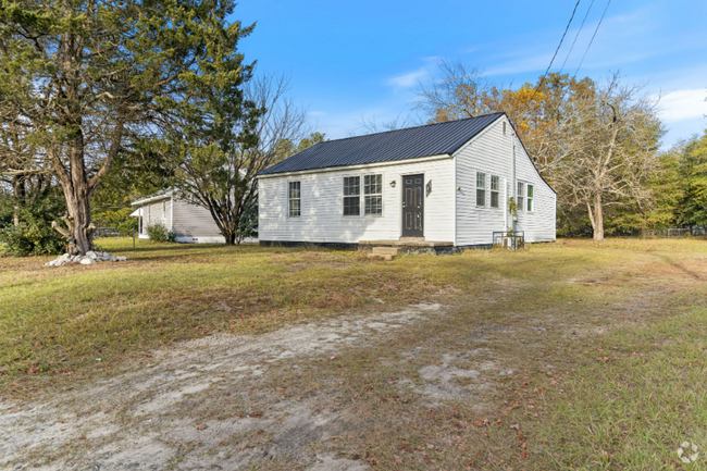 Building Photo - 704 Saunders St Rental