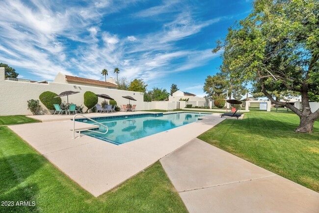 Photo - Welcome to your new home in Lake Biltmore Estates! ONLY 2199.00/$500 Of 2nd Month Rent