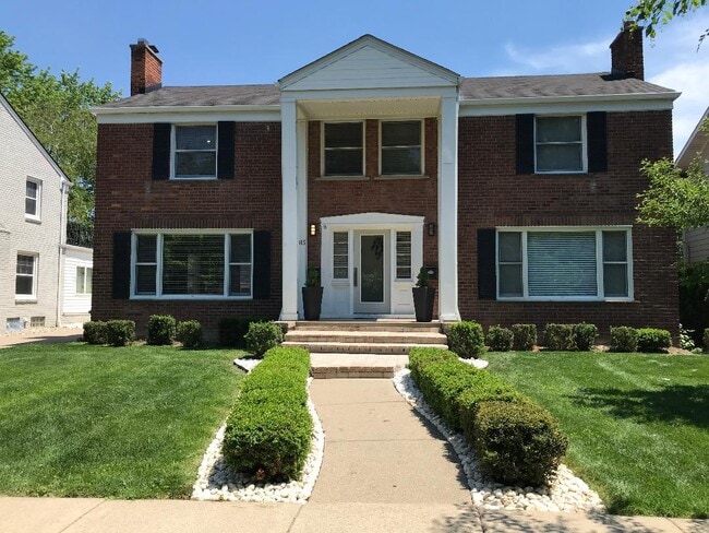 Street - Front View - 1017 Henrietta St Unit 1017