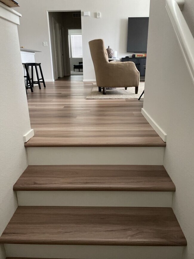 Photo - Newer 2 Bed / 2 Bath 2nd Floor Condo w/ 2 Car Garage Unit F