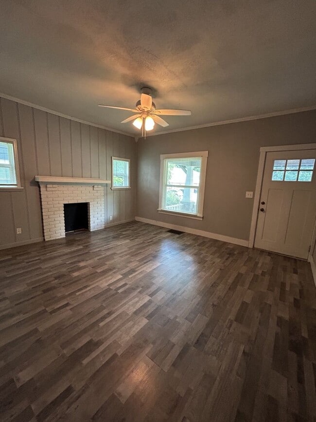 Photo - Gorgeous! Newly Remodeled 3 Bedroom 2 Bathroom Home!