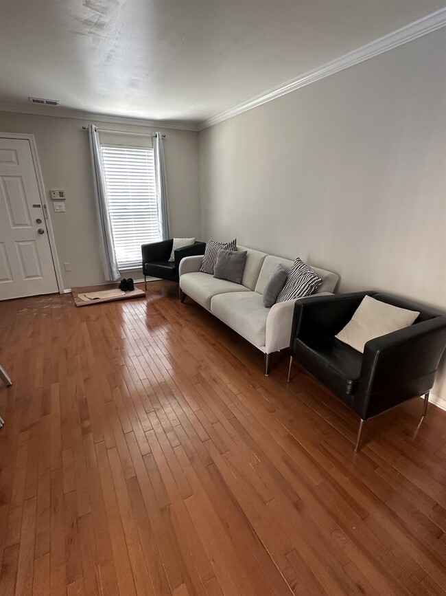 Photo - 21 Buttonwood St